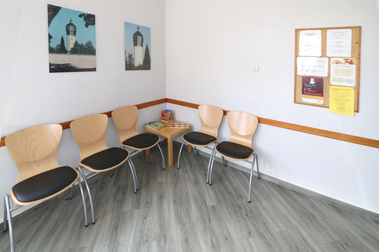 Wartezimmer der Praxis Dr. Uwe Hüttner
